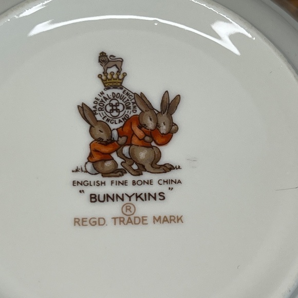 Bunnykins Vintage Royal Doulton 4 Pc. Dish Set ~ Bone China ~ England - Picture 7 of 16